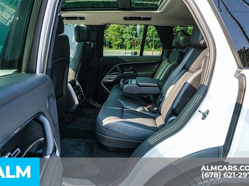 Used 2024 Land Rover Range Rover SE AWD/4WD image 20