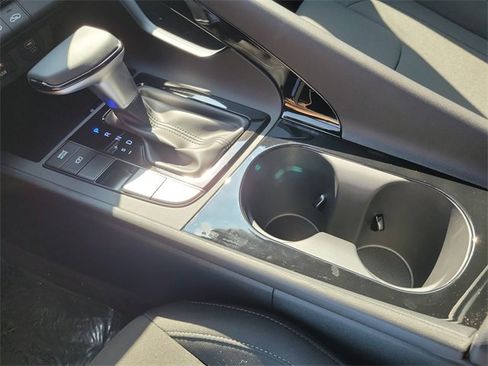 New 2025 Hyundai Elantra SEL image 14