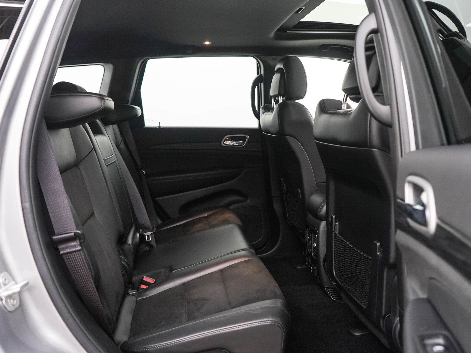 Used 2020 Jeep Grand Cherokee Altitude RWD image 12