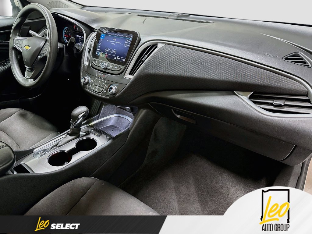 Used 2025 Chevrolet Malibu LT FWD image 30
