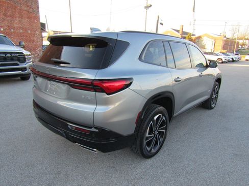 Used 2025 Buick Enclave Sport Touring AWD/4WD image 3