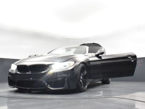 Used 2015 BMW M4 Convertible RWD image 17