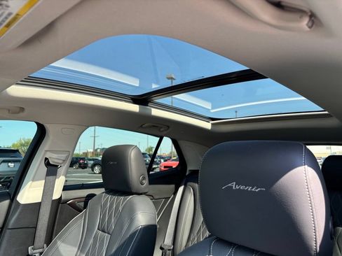 Used 2023 Buick Envision Avenir AWD/4WD image 18