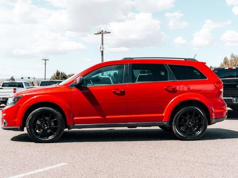 Used 2018 Dodge Journey SXT w/ Connectivity Group FWD image 4
