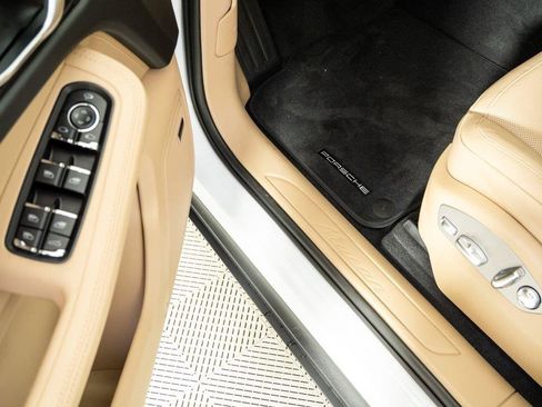 New 2026 Porsche Macan AWD/4WD image 8