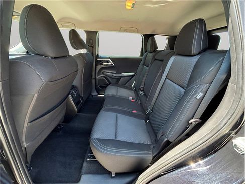 Used 2022 Mitsubishi Outlander ES image 30