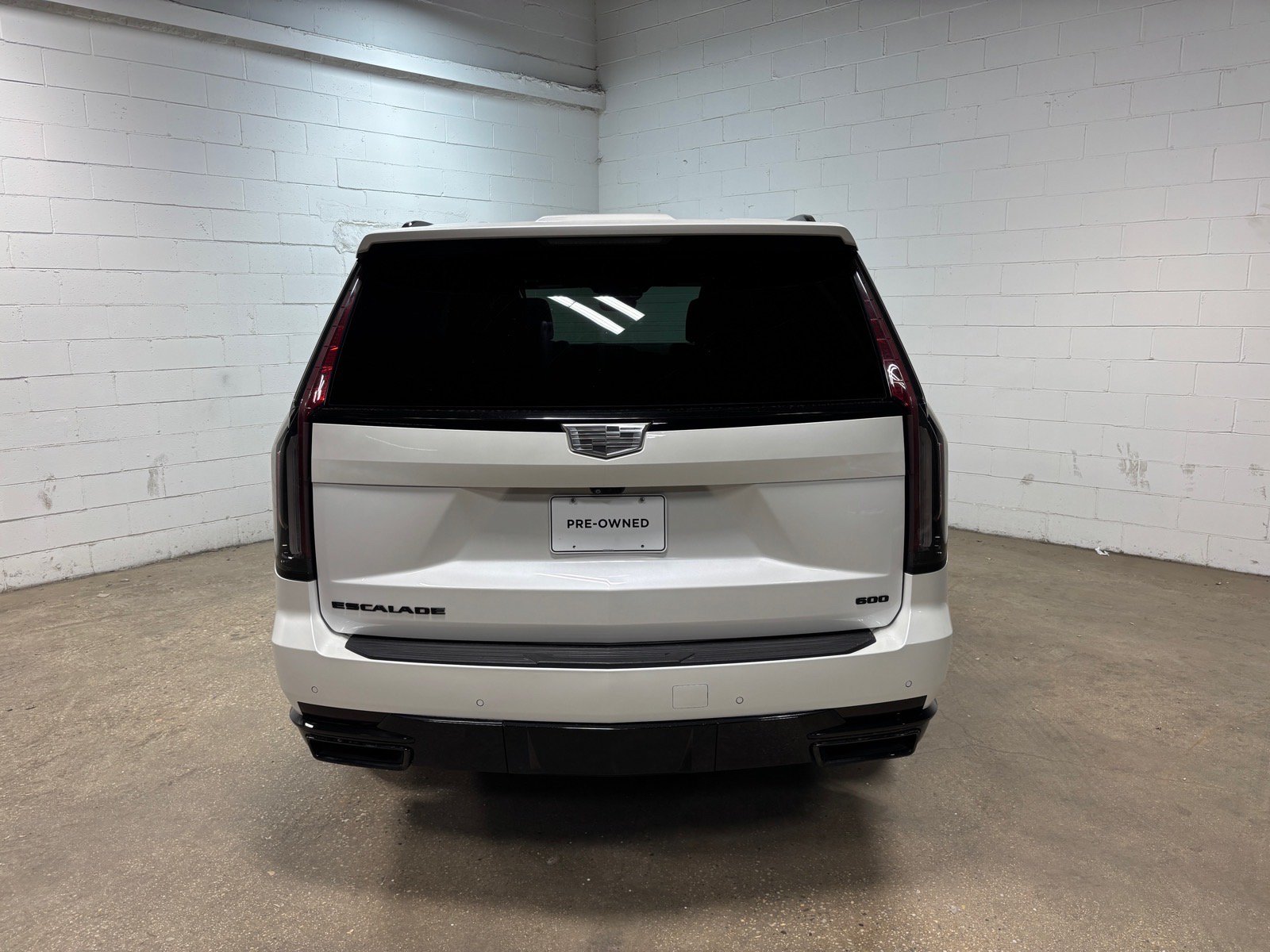 Used 2023 Cadillac Escalade Sport w/ LPO, ONYX Package AWD/4WD image 8