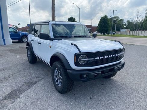 New 2025 Ford Bronco Badlands image 8