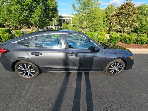 Used 2024 Honda Civic EX-L image 10