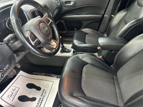 Used 2018 Jeep Compass Latitude w/ Popular Equipment Group image 11