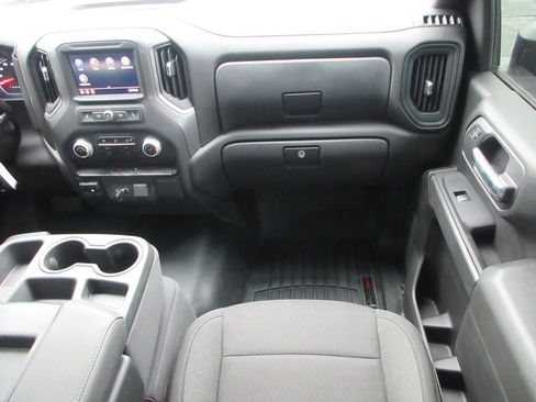 Used 2023 GMC Sierra 3500 Pro w/ Convenience Package image 17