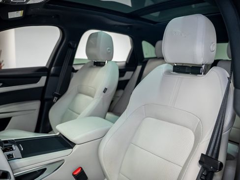 Used 2025 Jaguar F-PACE R-Dynamic S image 29