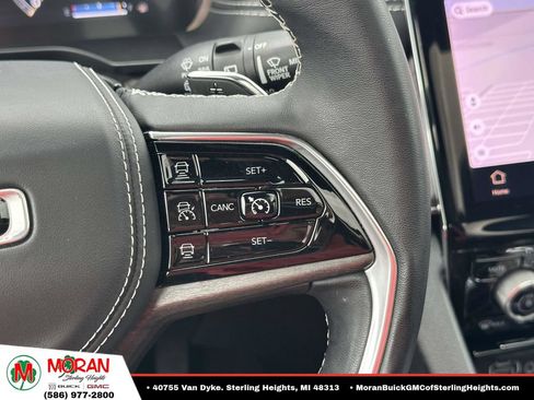 Used 2022 Jeep Grand Cherokee Overland AWD/4WD image 24