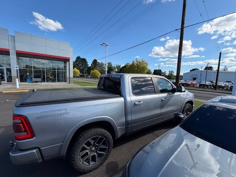 Used 2020 RAM 1500 Laramie AWD/4WD image 7