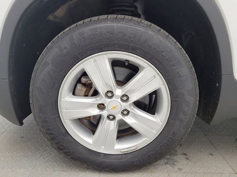 Used 2020 Chevrolet Trax LS w/ Tint and Cruise Package AWD/4WD image 31