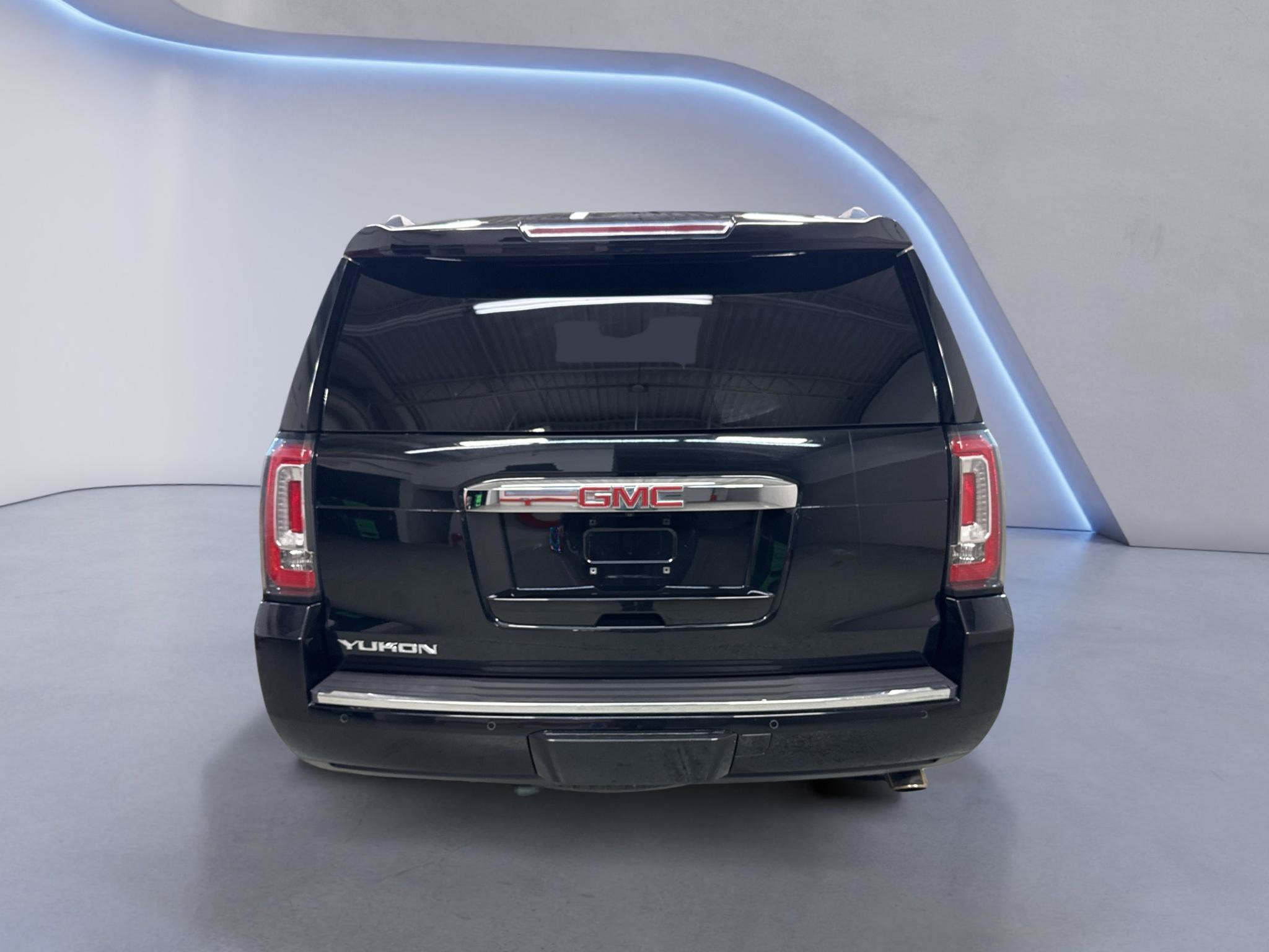 Used 2018 GMC Yukon Denali w/ Denali Ultimate Package AWD/4WD image 7