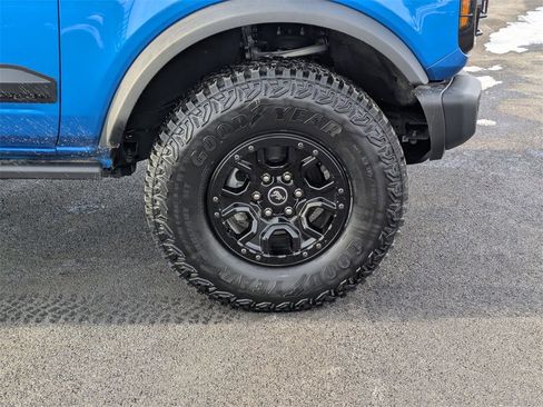 Used 2023 Ford Bronco Wildtrak image 19