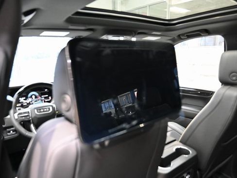 New 2026 GMC Yukon XL Elevation w/ Elevation Premium Package image 19