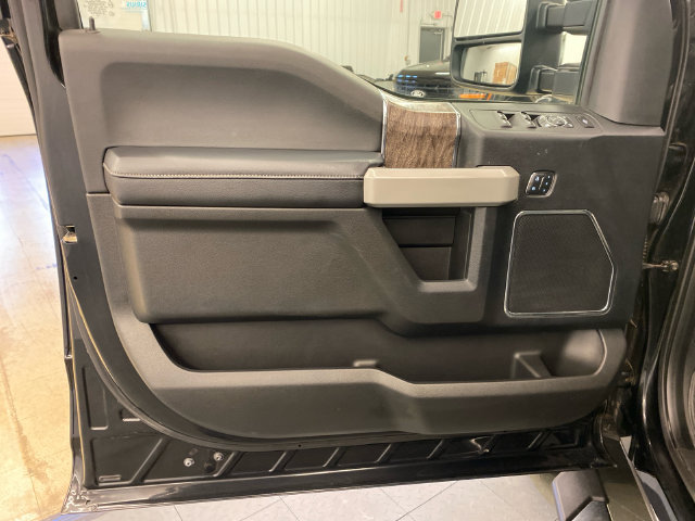 Used 2017 Ford F350 Lariat w/ Lariat Ultimate Package AWD/4WD image 16