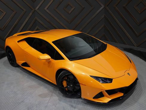 Used 2020 Lamborghini Huracan EVO image 14