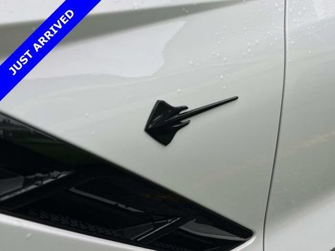 Used 2017 Chevrolet Corvette Stingray Coupe w/ Carbon Flash Badge Package RWD image 9