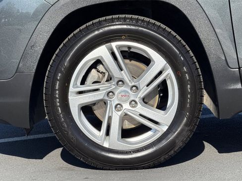 Used 2018 GMC Terrain SLE w/ Driver Convenience Package image 13