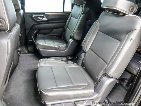 Used 2021 Chevrolet Suburban Premier AWD/4WD image 11