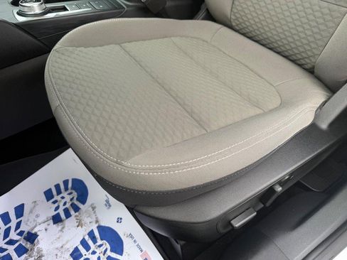 Certified 2022 Ford Escape SE w/ SE Sport Appearance Package image 27