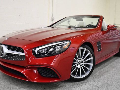 Used 2019 Mercedes-Benz SL 550 image 1