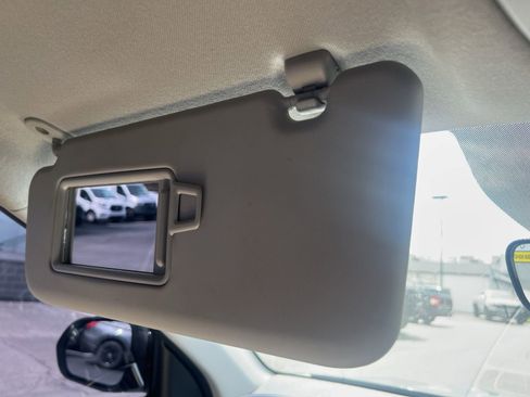 Used 2024 Kia Seltos S AWD/4WD image 37