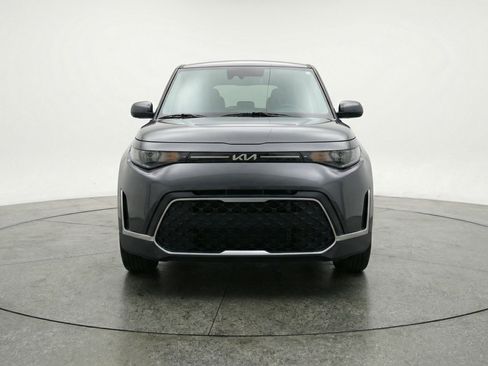 Used 2025 Kia Soul LX w/ LX Technology Package image 2