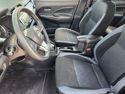 Used 2025 Nissan Versa SV FWD image 13