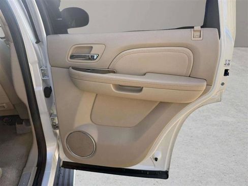 Used 2009 Cadillac Escalade AWD image 22