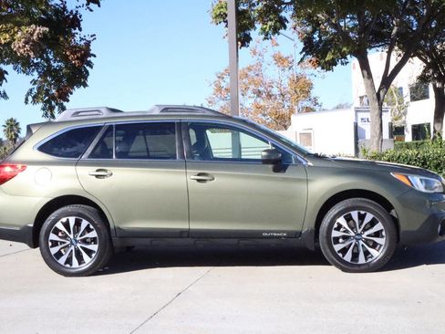 Used 2015 Subaru Outback 2.5i Limited image 18
