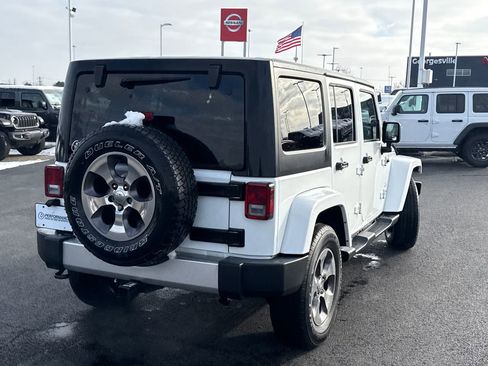 Used 2018 Jeep Wrangler Unlimited Sahara image 3