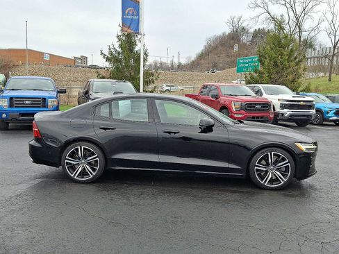 Used 2019 Volvo S60 T6 R-Design image 7