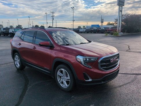 Used 2018 GMC Terrain SLE w/ Driver Convenience Package AWD/4WD image 4