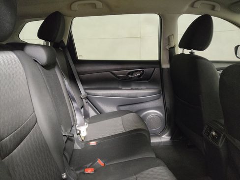 Used 2017 Nissan Rogue S FWD image 19