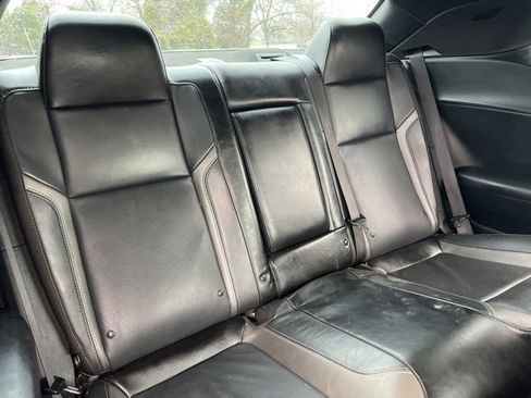 Used 2020 Dodge Challenger SXT w/ Plus Package image 10