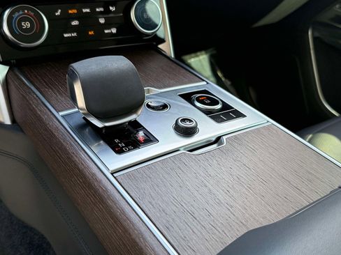 Used 2022 Land Rover Range Rover Long Wheelbase SE image 52