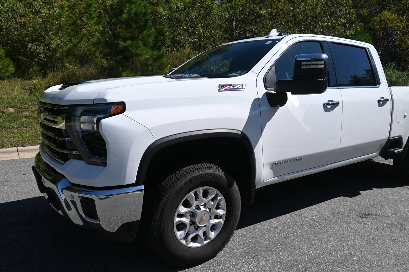 Used 2024 Chevrolet Silverado 3500 LTZ w/ LTZ Convenience Package AWD/4WD image 3