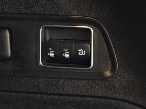 Used 2022 Mercedes-Benz GLS 450 4MATIC image 24