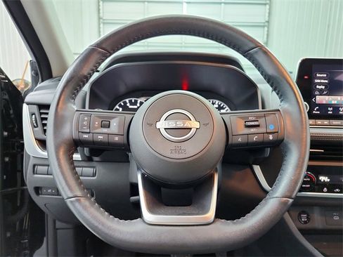 Used 2024 Nissan Rogue SV w/ SV Premium Package image 23