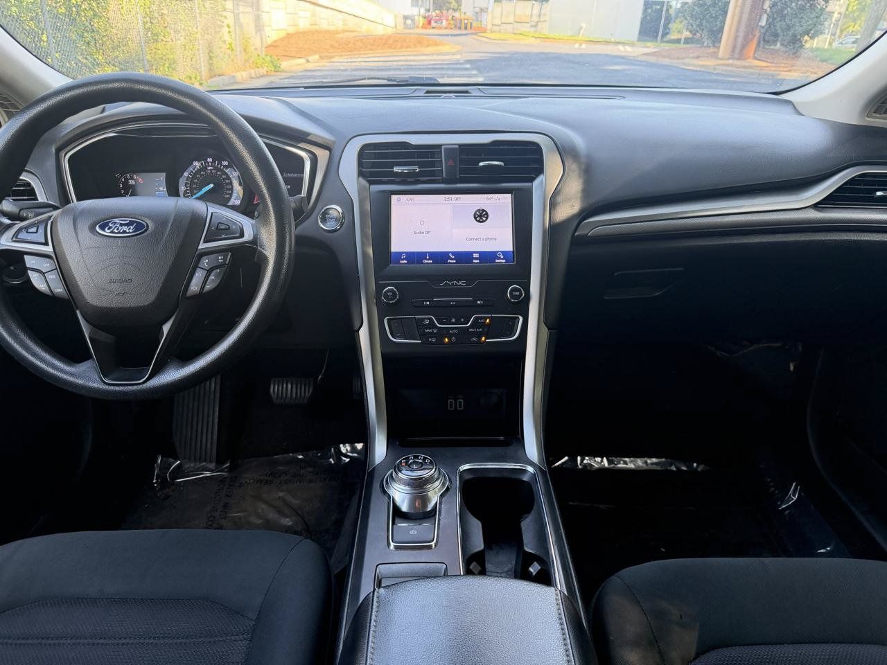 Used 2020 Ford Fusion SE FWD image 22