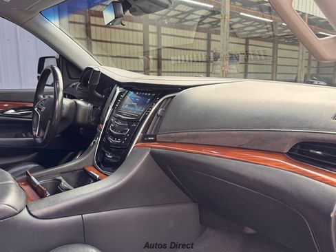 Used 2019 Cadillac Escalade ESV Premium Luxury RWD image 37