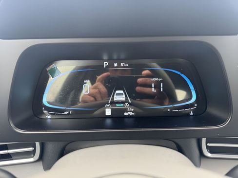 Used 2025 Hyundai Elantra SE image 22