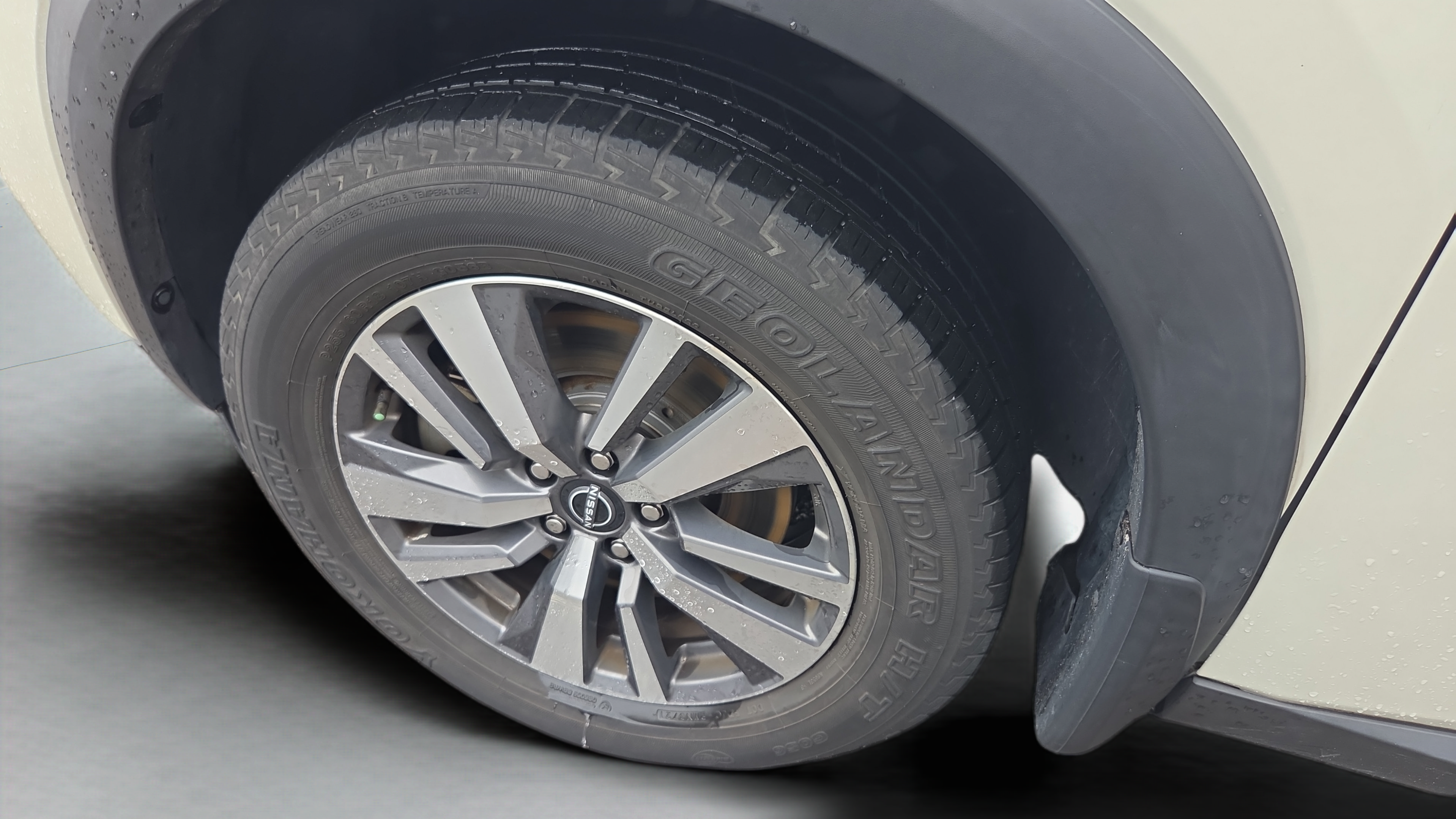 Used 2024 Nissan Pathfinder SL w/ Cargo Package FWD image 9