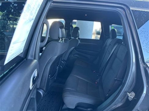 Used 2020 Jeep Grand Cherokee Laredo image 22