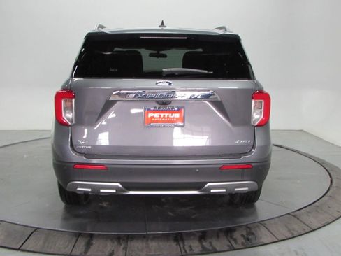 Used 2023 Ford Explorer XLT w/ Equipment Group 202A image 7