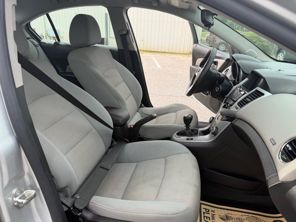 Used 2014 Chevrolet Cruze Eco FWD image 16
